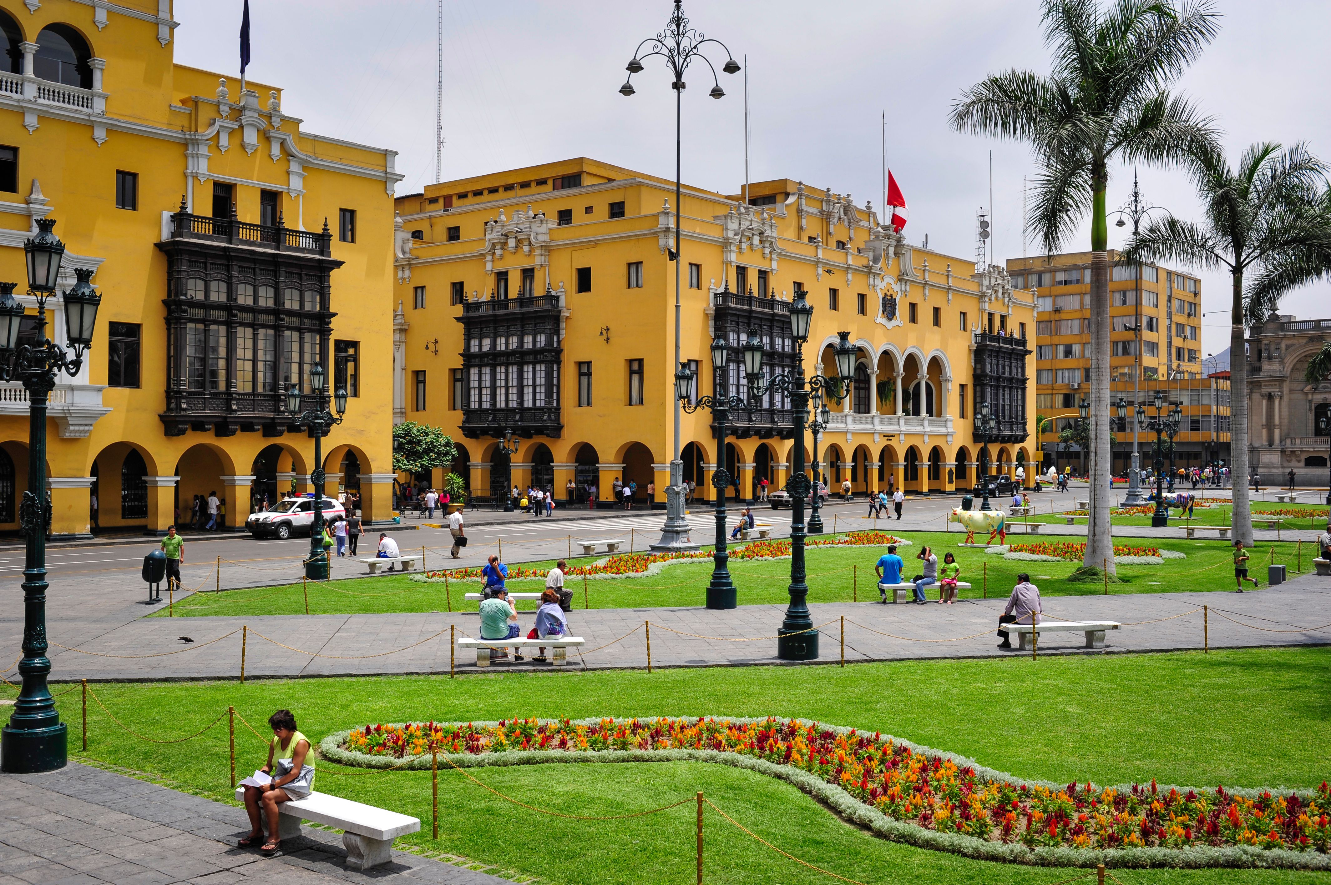 Lima City Hall and gardens.